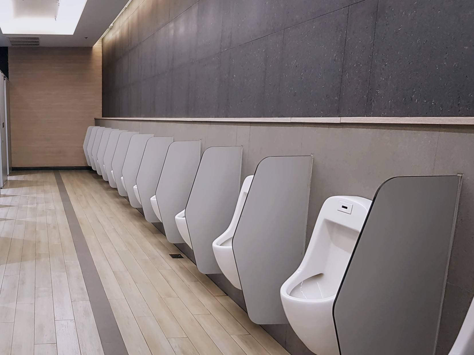 4 Great, SimpletoInstall Toilet Partition Mounting Options